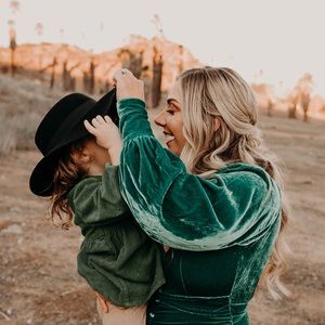 Meet your Posher, Angelee